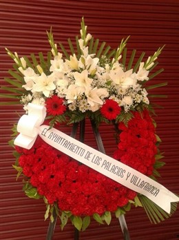 Corona de flores de Los Palacios.