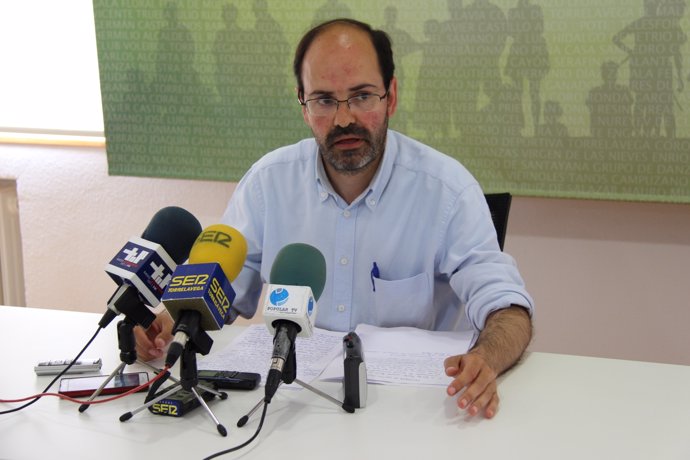 El concejal de Medio Ambiente de Torrelavega, José Luis Urraca