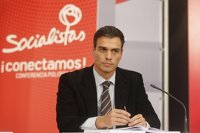 Pedro Sánchez pasa en 18 meses de diputado anónimo a presentar su candidatura para liderar el PSOE