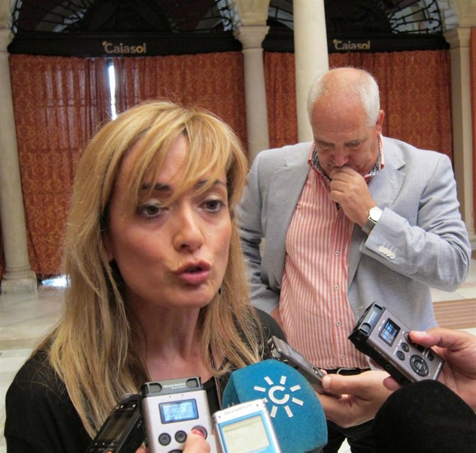 Los secretarios de UGT-A y CCOO-A, Carmen Castilla y Francisco Carbonero