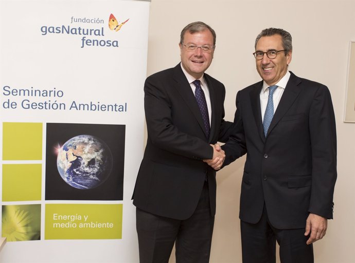 Firma del acuerdo entre Fomento y Gas Natural