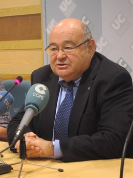 El rector de la Universidad de Cantabria, José Carlos Gómez Sal