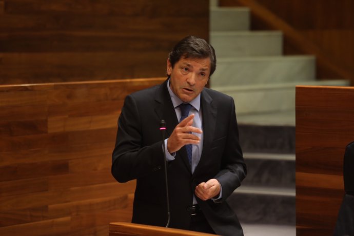 Javier Fernández en el Pleno.