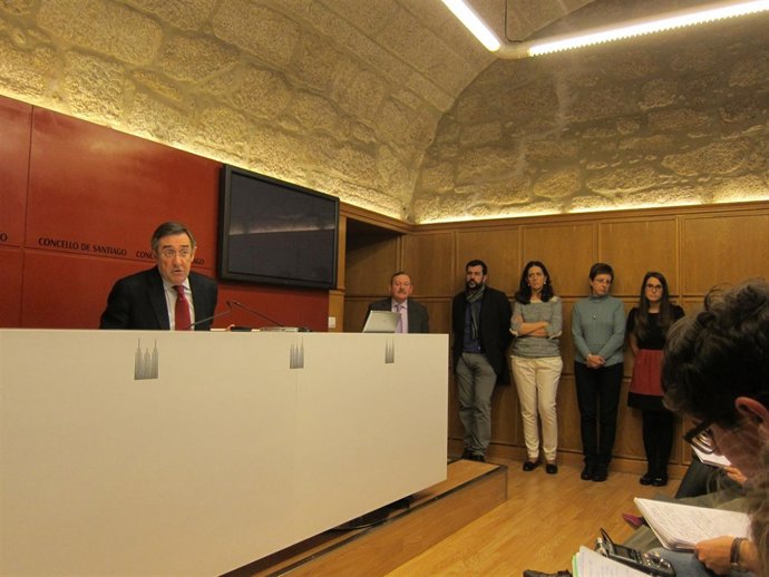 Ángel Currás, alcalde de Santiago, y ediles imputados