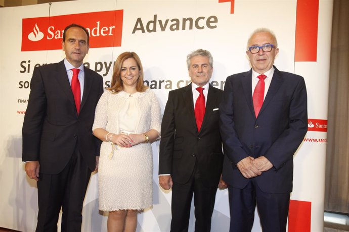Responsable de Santander España, Enrique García, y consejero Sánchez Maldonado
