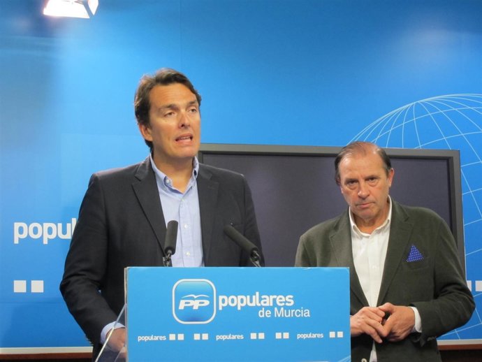 Ruano y Martínez-Pujalte en rueda de prensa