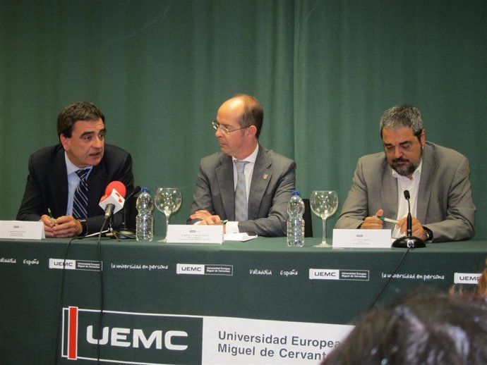 Fernández (I), F. Antolín (C)y Aganzo (D)