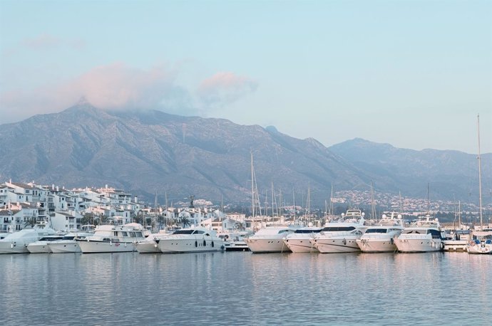 Puerto banús deportivo turismo marbella lujo ocio barco relax costa del sol