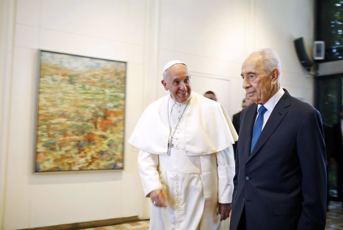 El Papa Francisco y Simon Peres