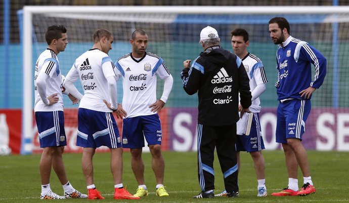 Sabella con los jugadores de la selección argentina