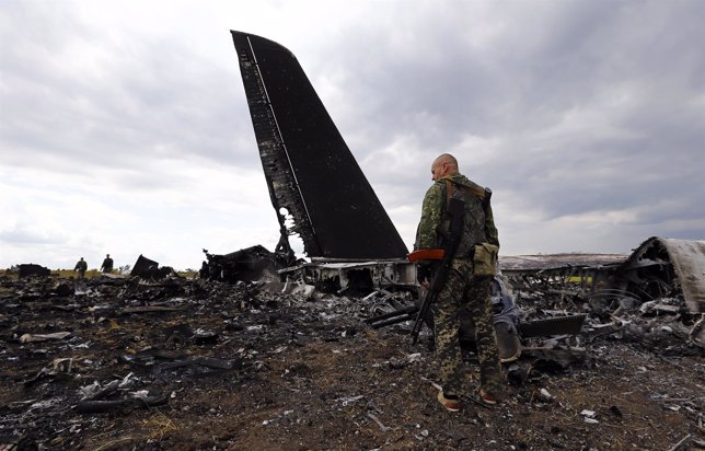 Separatistas derriban un avión en Ucrania