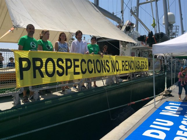 Visita al Rainbow Warrior