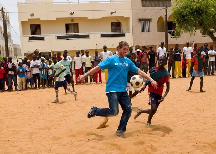 Sergio Ramos un futbolista solidario en Brasil