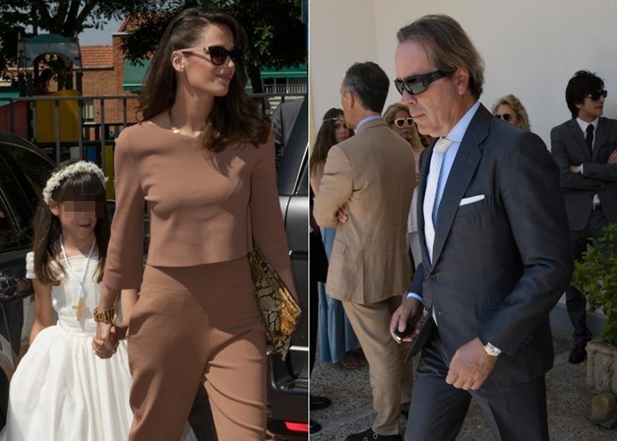 Mar Saura y Javier Revuelta orgullosos papás en la comunion de su hija