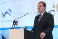 Aena no puede desgajarse por aeropuertos, ya que habría que "devolver todos los fondos"