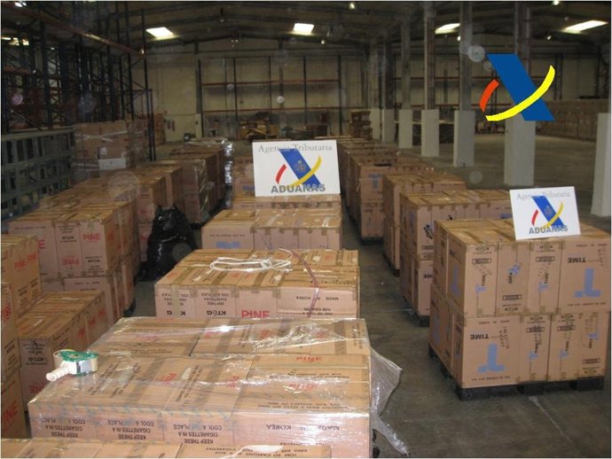 Aprehendidas 400.000 cajetillas de tabaco de contrabando.