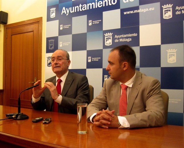 El alcalde de Málaga, Francisco de la Torre, y Mario Cortés, poravoz del PP