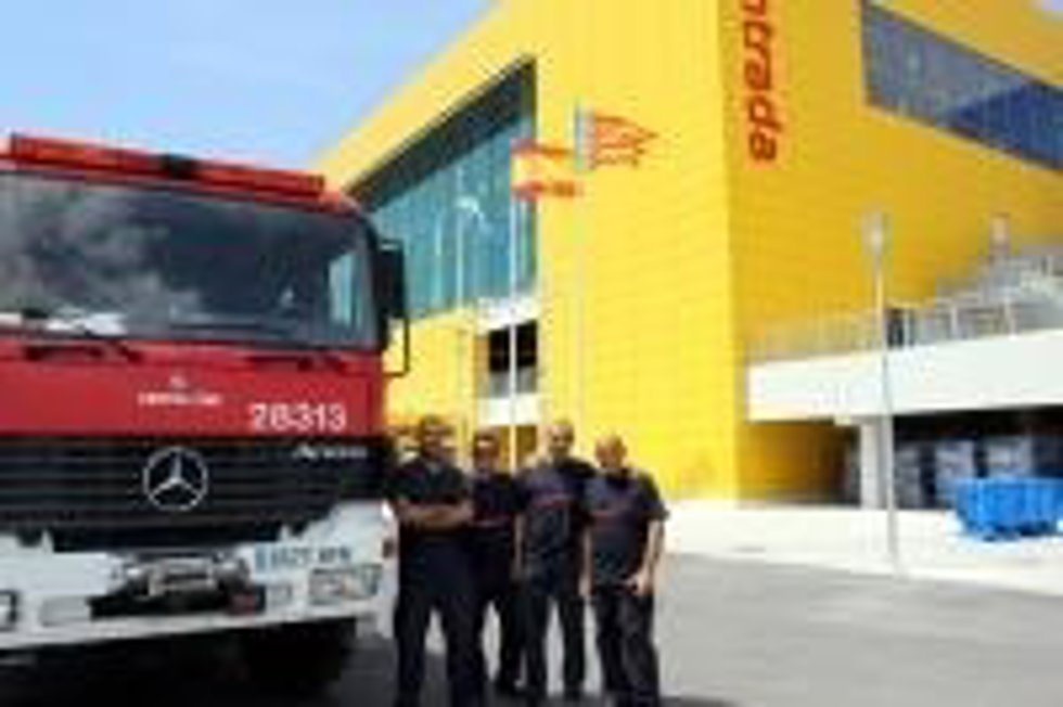 Bomberos en Ikea Alfafar