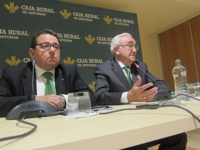 Martínez y Quirós (derecha), durante la rueda de prensa. 
