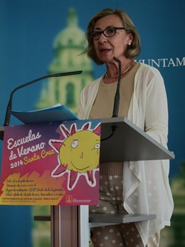 María del Carmen Pelegrín presenta las escuelas de verano de Murcia