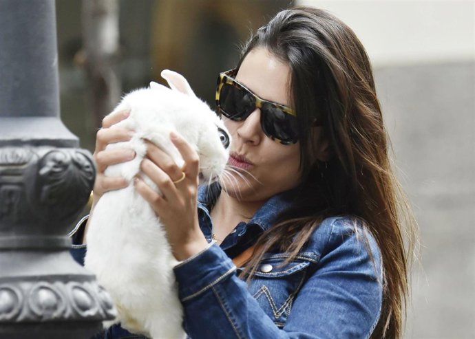 Adriana con su nueva mascota