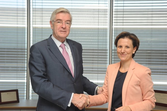 Pedro Astals (FIAB) y  Cristina Ruíz Ortega (INDRA)