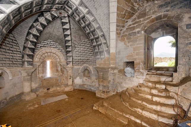 Interior de la iglesia de San Salvador de Gallipienzo.