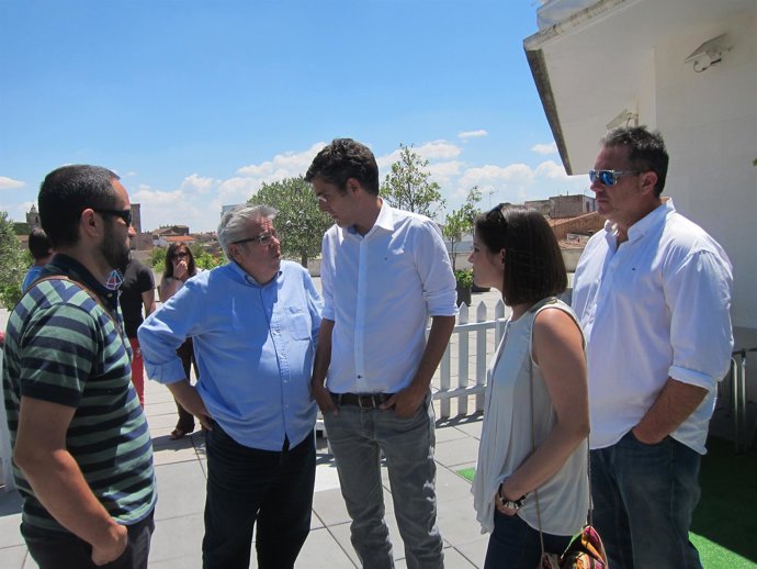 Eduardo Madina Recala En Cáceres Para Buscar Apoyos A Su Candidatura