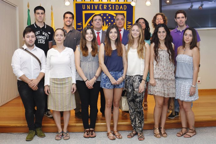 Los diez estudiantes becados por el Programa 'Atlanticus'