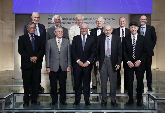 Foto de los galardonados a los premios Fronteras del Conocimiento de la Fundació