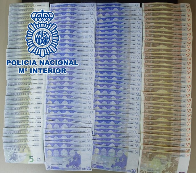Billetes falsos incautados por la policía en un control en Vila-real.