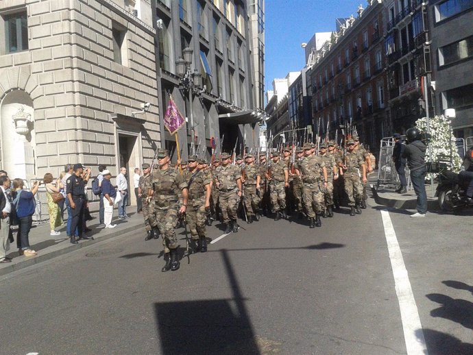 Las Fuerzas Armadas ensayan el desfile de la proclamación