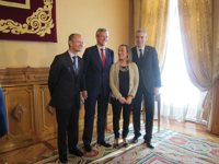 Rueda ve "adecuado" el relevo de Hernández por la "enorme ventaja" de Ethel Vázquez al conocer la consellería