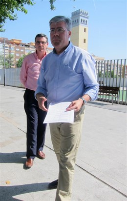 Fernández de Moya, junto a Del Moral, antes de atender a los periodistas.