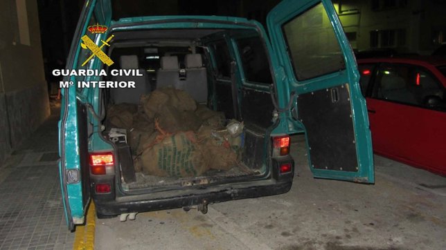 Furgoneta donde era transportada la droga
