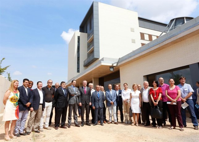 Fabra en la visita a las obras dle hospital de Llíria