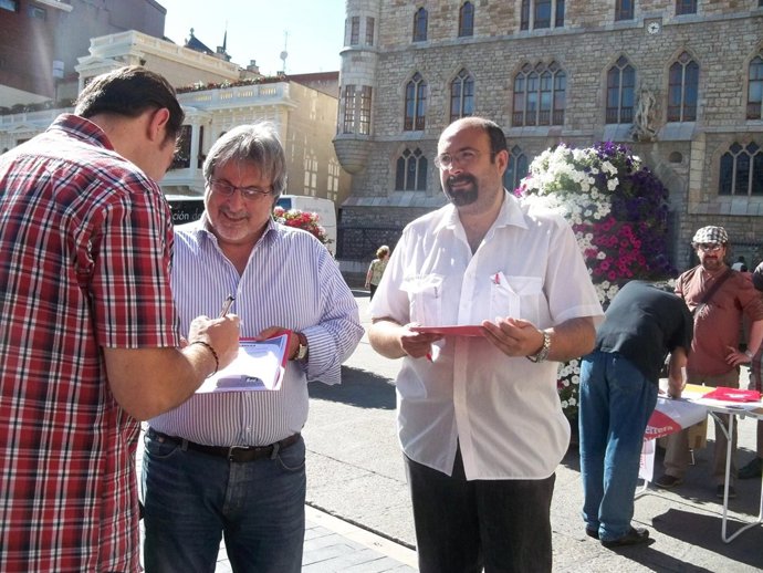 José María González y Santiago Ordóñez recogen las quejas en León