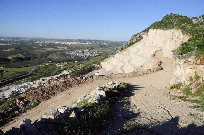 Cantera de la Sierra de Morón.