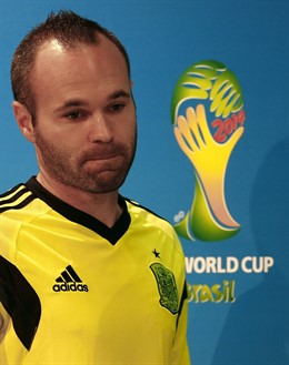Andrés Iniesta tras la derrota con Chile en el Mundial de Brasil