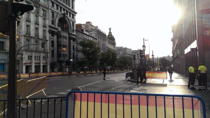 La calle de Alcalá a primera hora del día de la proclamación