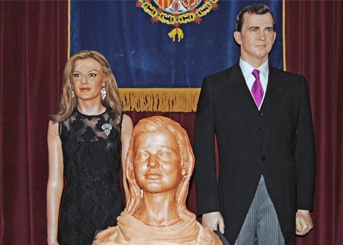 Los nuevos Reyes y la Princesa de Asturias presiden el salón