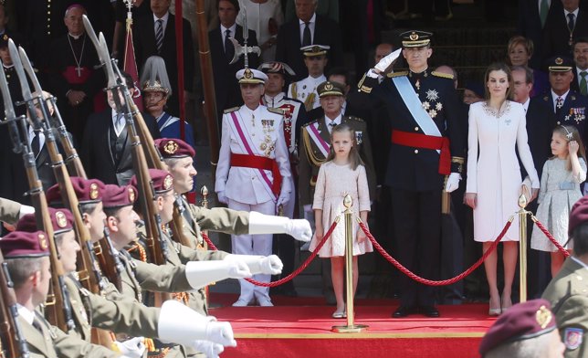 Felipe VI, la reina Letizia y las princesas Sofía y Leonor ante el Congreso.