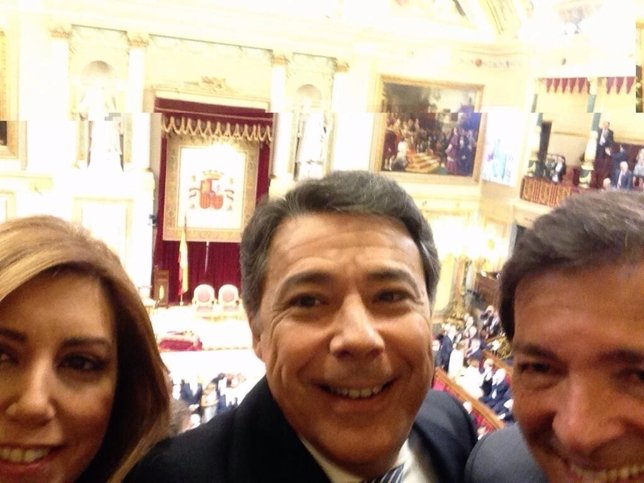 Selfie de Ignacio González, Susana Díaz y Javier Fernández