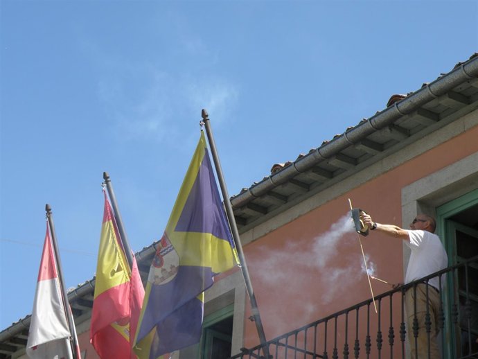 Lanzamiento de cohetes en el Real Sitio.  