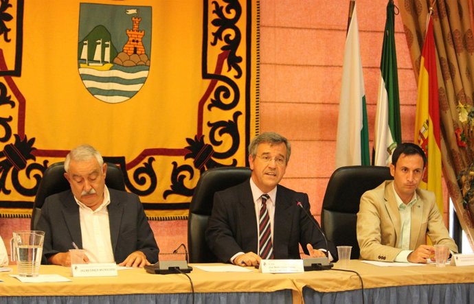 José María Garcia Urbano alcalde de estepona en un pleno