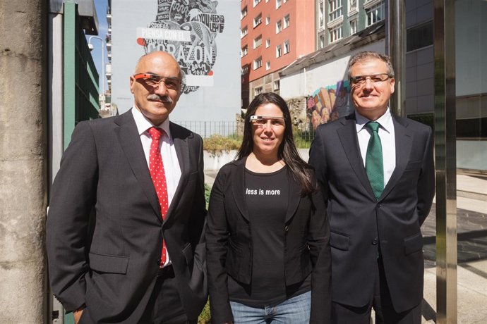 El consejero de Innovación con el director general de Turismo y Cecilia Abadie