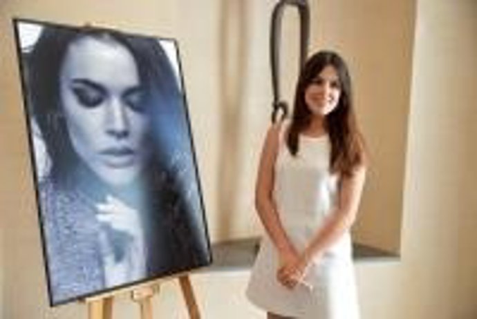 ADRIANA UGARTE RECIBE PREMIO CIUDAD DE HUESCA