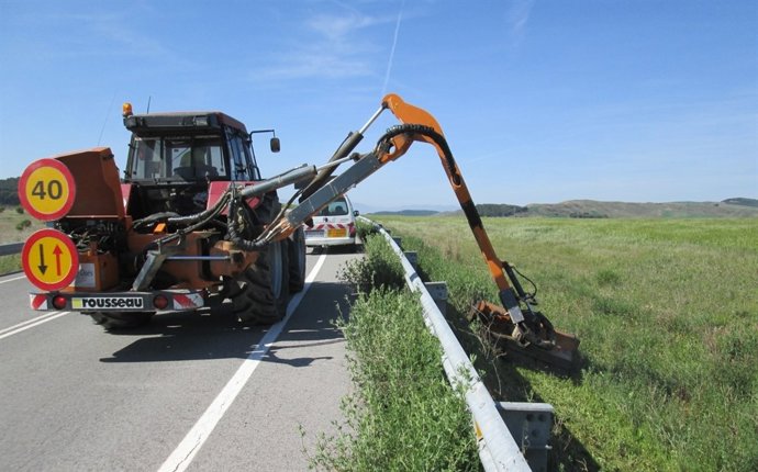 Tractor desbrozador.