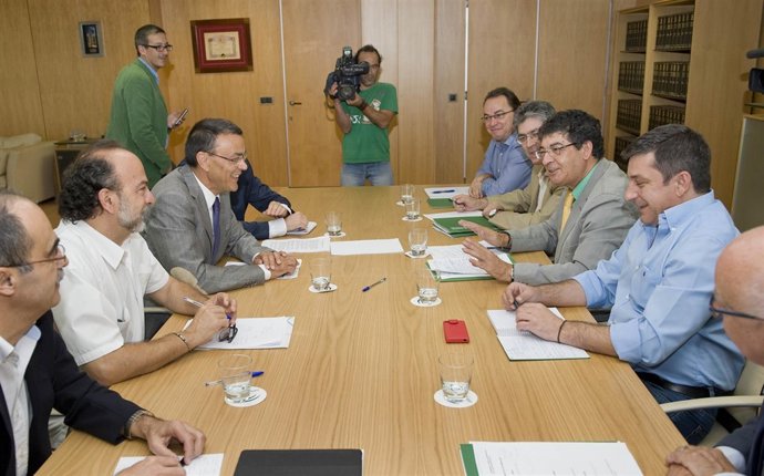 Reunión entre Junta y Famsi