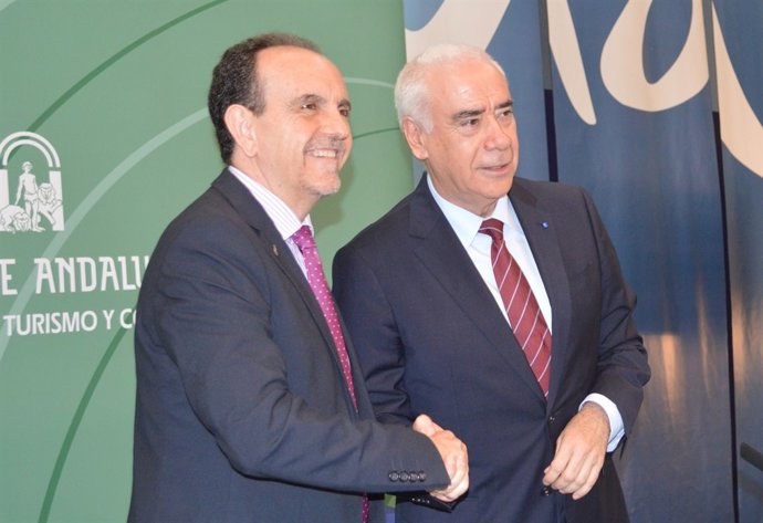 Rafael Rodríguez y Luciano Alonso consejderos de Turismo y Cultura repsectivamen